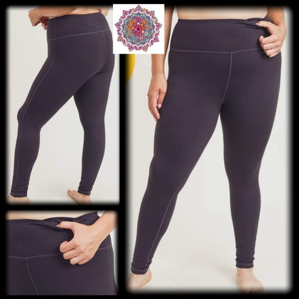 Plus mono b leggings